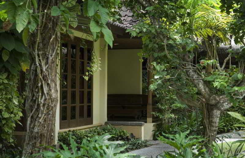 Hotel Puri Bambu Jimbaran Екстериор снимка